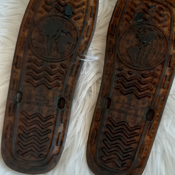 Sensi & C Assisi flip flops - Picture 2 of 3